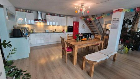 Großzügige helle Wohnung mit Loggia - Photo 3