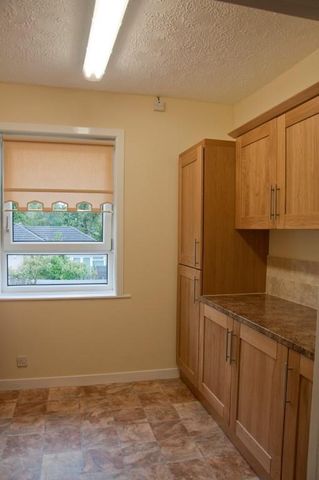 3 bedroom flat to rent - Photo 3