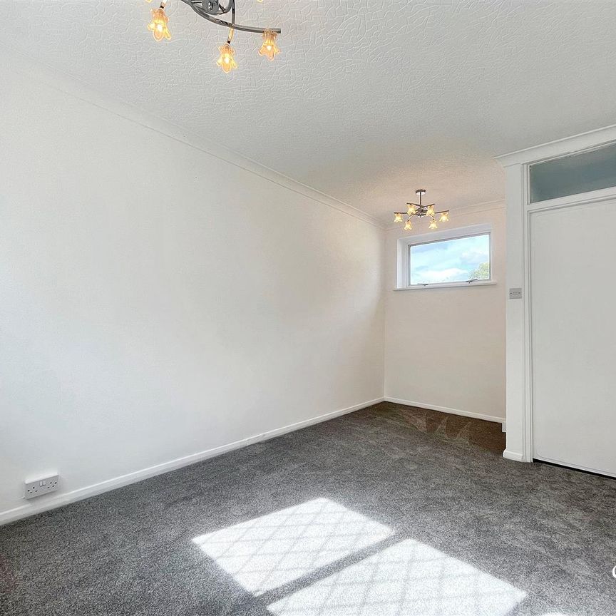 4 bedroom house - detached - Photo 1