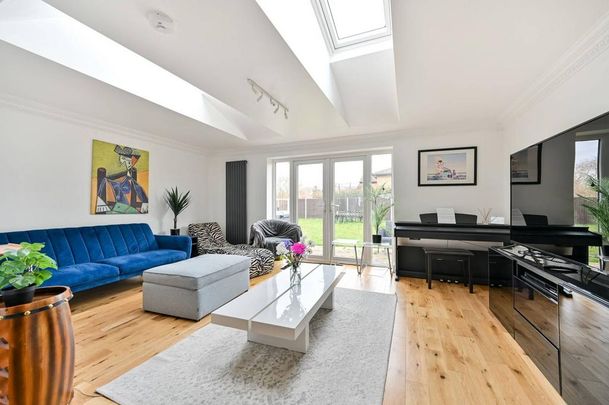 6 bedroom detached house to rent - Photo 1