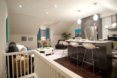 For Lease - 1202 Gerrard Street Unit# 2, Toronto, Ontario - Photo 2