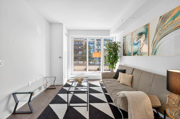 Sheppard Avenue West - Photo 1