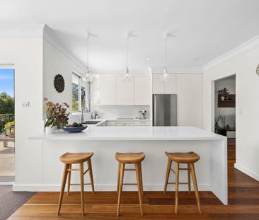 Resort-Style Family Living in a Private Killarney Heights Setting - Photo 5
