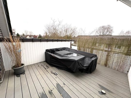 Moderne 3-Zimmer Dachgeschoss Wohnung mit Dachterrasse in Oldenburg - Photo 1