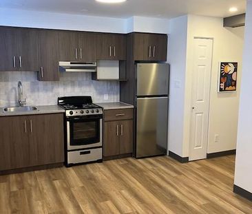 1 1/2 tout rénové à Dorval, près des services - Photo 3