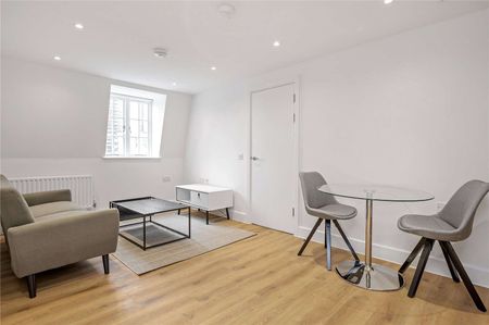 A good sized one bedroom apartment close to Angel Station - Photo 4