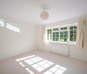 4 bedroom detached house to rent - Photo 4