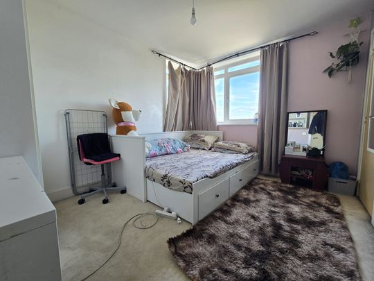 Wraysbury Drive, West Drayton - Photo 1