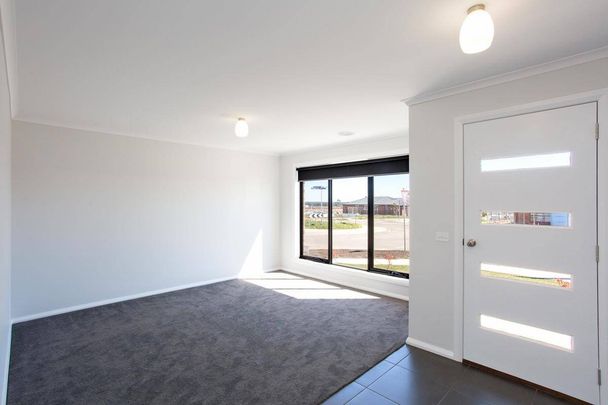 FAMILY HOME IN BALLARAT HIGH SCHOOL ZONE - Photo 1