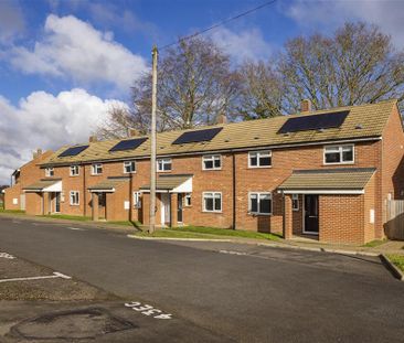 East Crescent - Photo 1