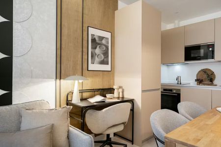 Calle de la Santísima Trinidad, Madrid, Community of Madrid 28010 - Photo 5