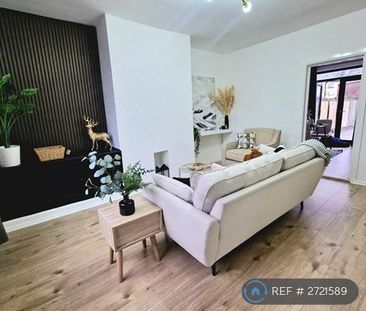 3 bedroom semi-detached house to rent - Photo 4