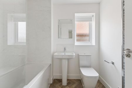 3 bedroom semi-detached house to rent - Photo 4