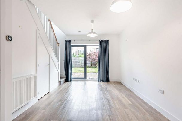 3 bedroom terraced house to rent - Photo 1