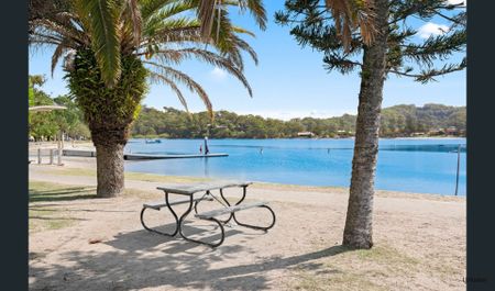 Coastal One-Bedroom Apartment just 450m to the Beach - Photo 5