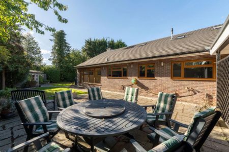 4 bedroom detached house to rent - Photo 3