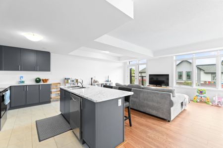 For Lease - 405 Dougall Avenue, Caledon, Ontario - Photo 2