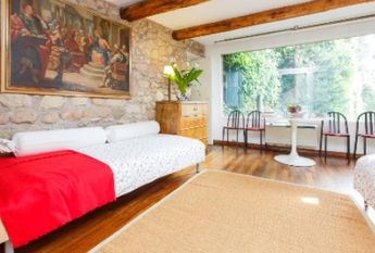 Center-Popolo: Modern, renovated 1 Bedroom, bath, kitchen. Parquet floors, bright, silent, located in beautiful villa near center, park, transport. Ref 847