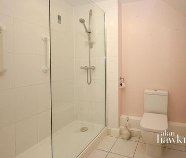 2 bedroom ground floor flat to rent - Photo 1