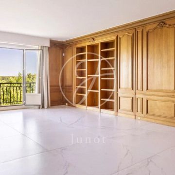 Appartement • Rue de Versailles-Monastere - Photo 1