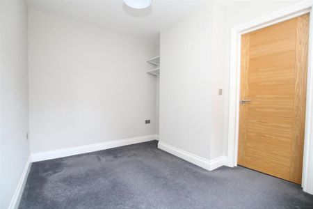 2 bedroom end of terrace house to rent - Photo 5