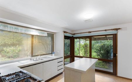 Well-Presented 2-Bedroom Home with 1 Bathroom and Double Garage - Photo 3