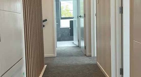 Stunning 4BR New Build in Howick - Photo 2