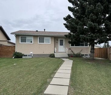 3 Bedroom Main Floor with Garage | 152 Pinecliff Way Northeast, Calgary - Photo 1