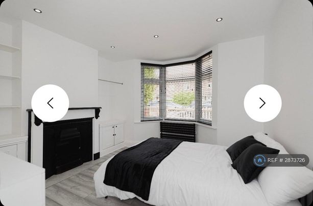 1 bedroom in a house share to rent - Photo 1