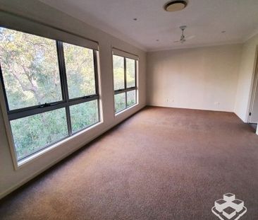 Freestanding villa in boutique complex - Photo 2