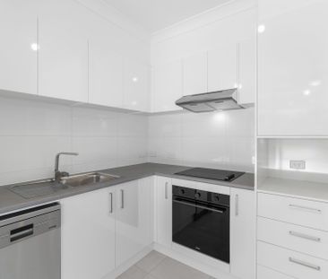 Brand New Flat with Parking & Outdoor Living - Photo 6