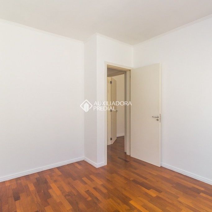 Apartamento com 2 quartos e 74m² para alugar em Santana, Porto Alegre. - Photo 1