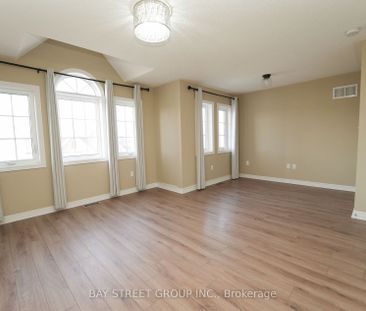 Detached Home For Lease | E8126526 - Photo 3