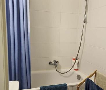 Beautiful renovated 4-room apartment in a quiet area - Foto 3