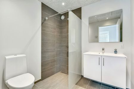 Indflytningsklart enderækkehus med udsigt over grønne arealer. - Foto 5