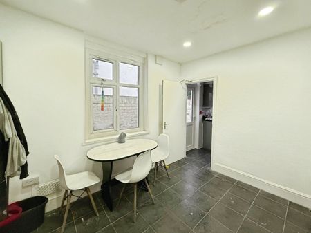 Dalton Street, CARDIFF - Photo 2