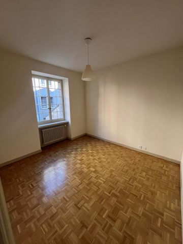 En plein coeur de la Vieille-Ville - appartement de 5 pièces - Photo 5