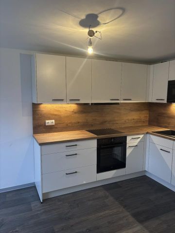 4,5-Raumwohnung im 1.OG, Fußbodenheizung, Einbauküche, Garage uvm - Photo 2