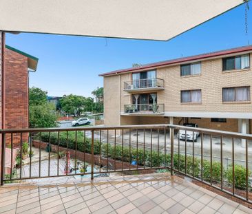 Unfurnished 2 bedroom, 2 bathroom in the centre of Southport - Photo 6