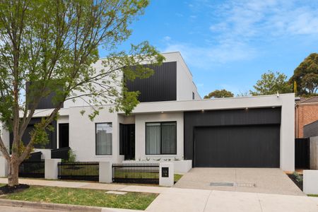 1/2 Elm Tree Road, Doncaster VIC 3108 - House For Rent | Domain - Photo 5