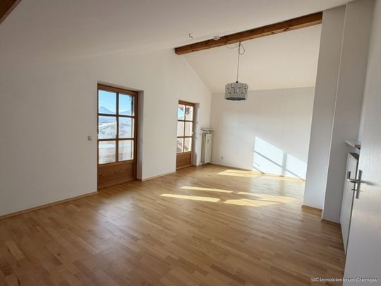2-Zimmer-Maisonettewohnung mit großem Balkon und Bergblick in ruhiger Lage nahe Traunstein! - Foto 1