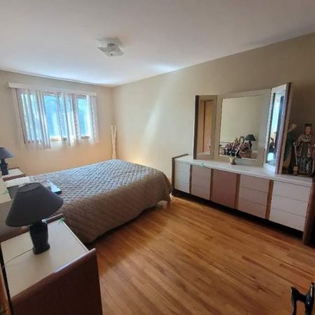 Grand 6 ½ rénové à louer rue d'Iberville - Photo 3