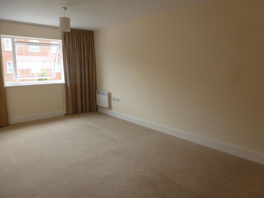 Coxhill Way, Aylesbury - Photo 1