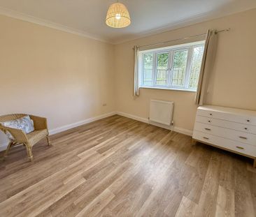 2 bedroom detached bungalow to rent - Photo 3