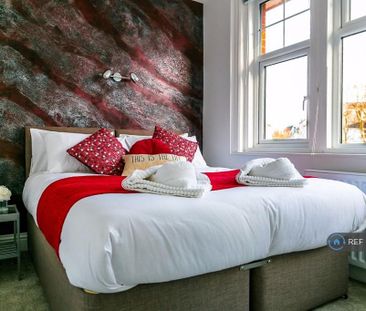 3 bedroom flat to rent - Photo 3