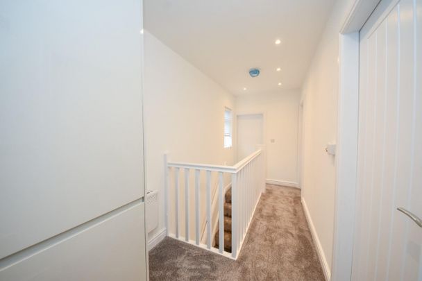2 bed Flat for Rent - Photo 1