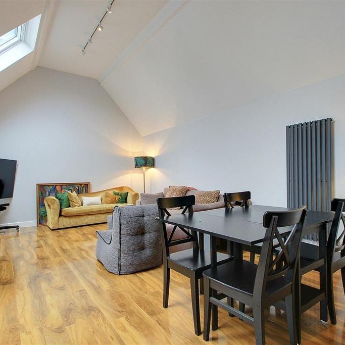2 bedroom barn conversion to rent - Photo 1