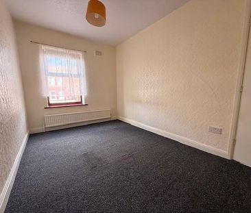 2 bedroom end of terrace house to rent - Photo 5