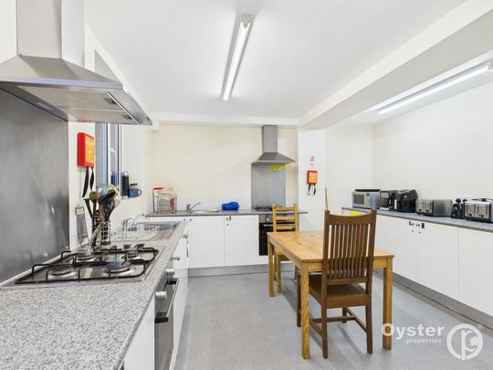 House share to rent - Photo 1