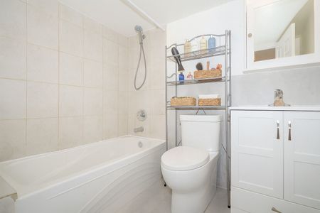 For Lease - 77 Wheelwright Drive Unit# Basement, Richmond Hill, Ontario - Photo 3